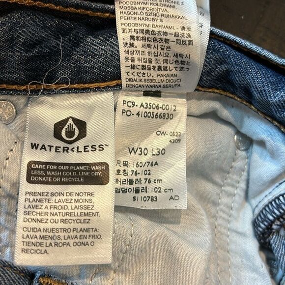 Levi’s 80’s Mom Jean W30 L30 Distressed High Rise Cotton Jeans - Picture 15 of 15